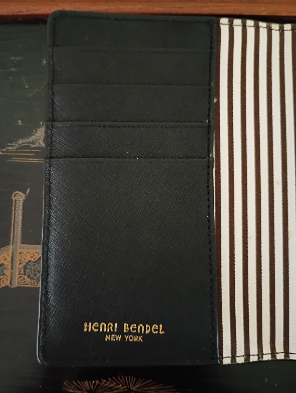 Henri Bendel West 57th Tropical Parrot Passport Cover Holder - Picture 4 of 5